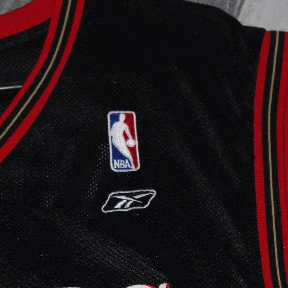 Iverson NBA Reebok Jersey - Picture 6 of 7